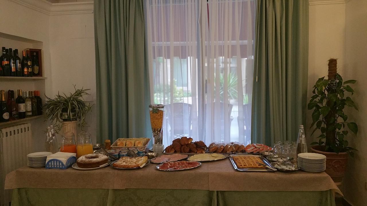Albergo Livorno Кашіана-Терме Екстер'єр фото